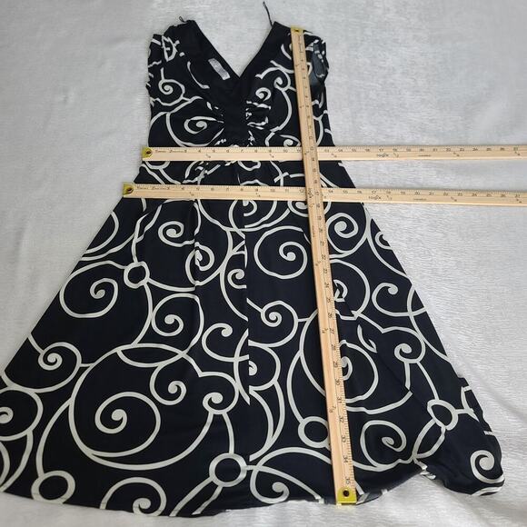 Maggy London dress Stitch Fix fit & flare Size 6p office career whimsigoth - Picture 3 of 5